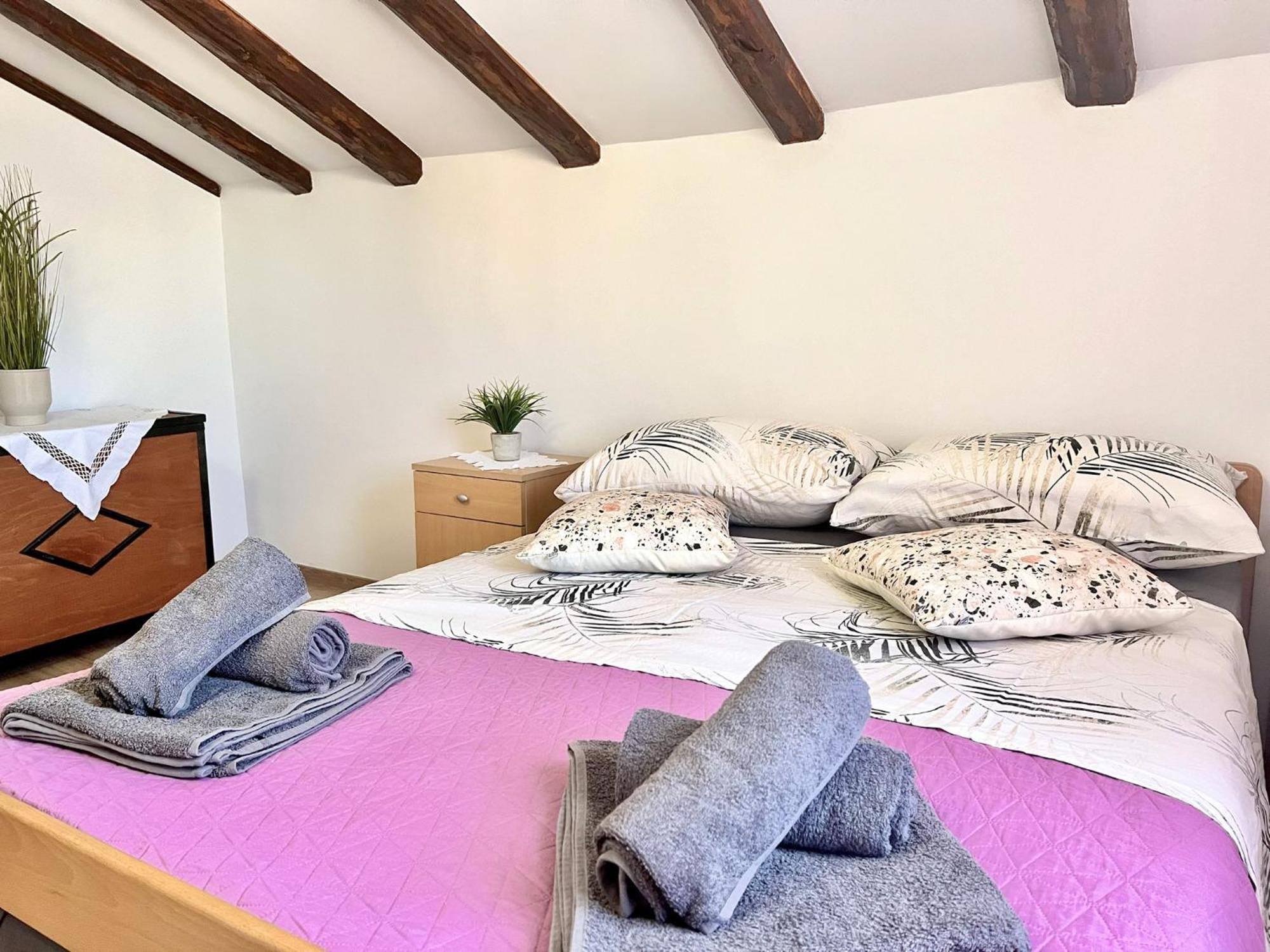 Apartments Ares Rovinj Exterior photo