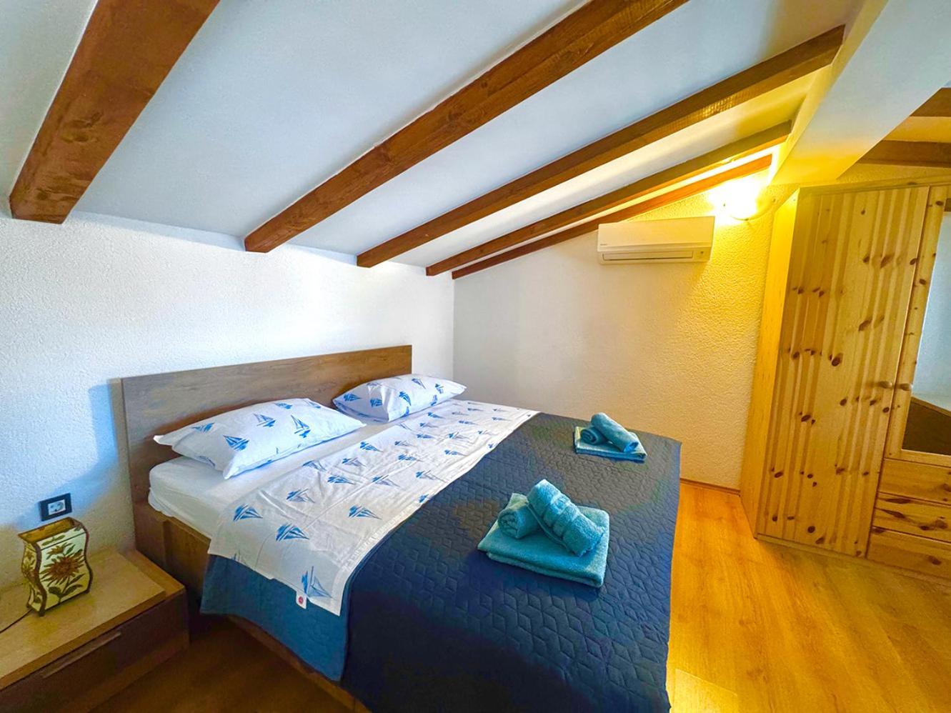 Apartments Ares Rovinj Exterior photo