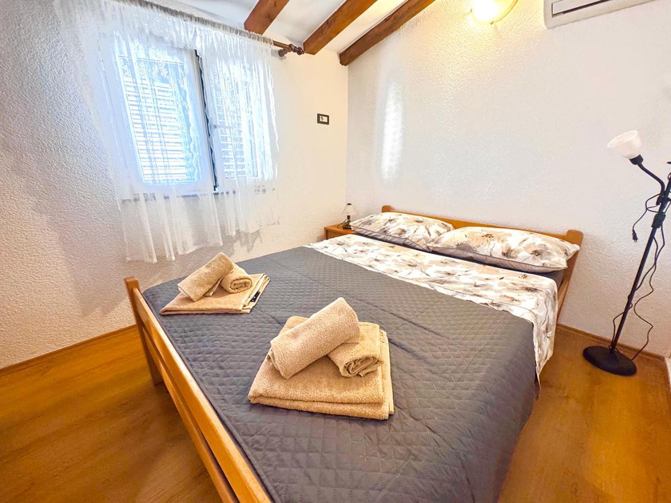 Apartments Ares Rovinj Exterior photo