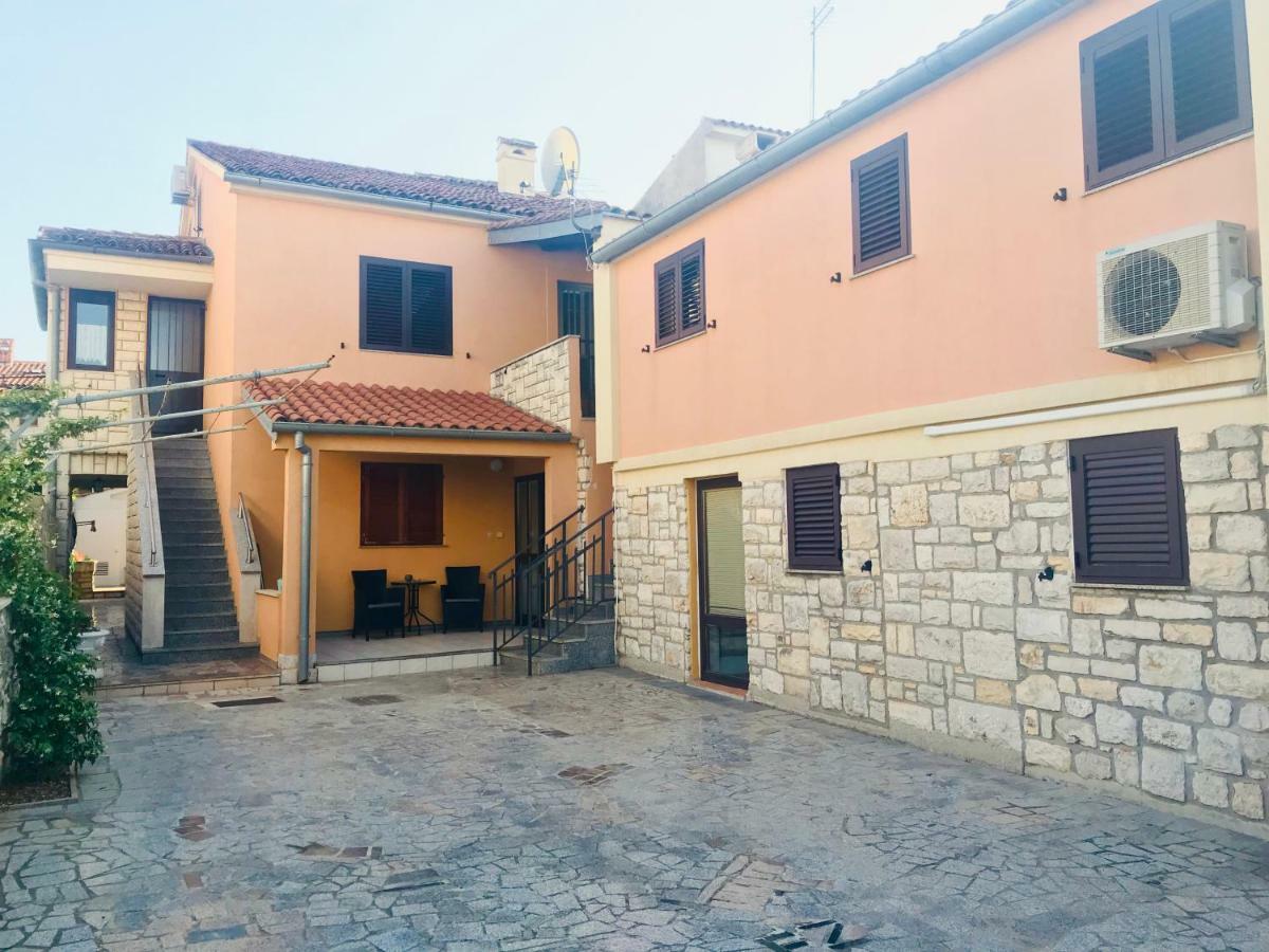 Apartments Ares Rovinj Exterior photo